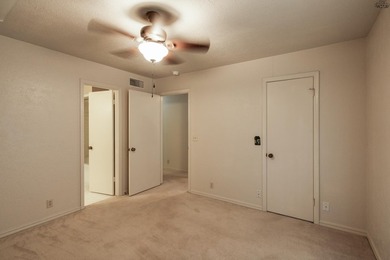 Spacious 3-bedroom, 2.5-bath home on a cul-de-sac near the - photo 23