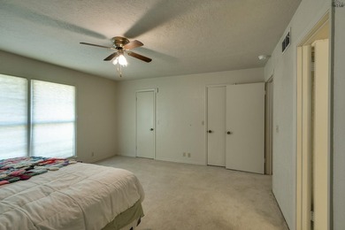Spacious 3-bedroom, 2.5-bath home on a cul-de-sac near the - photo 28