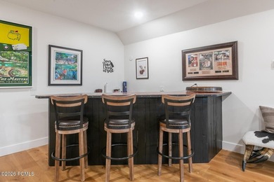 Location, luxury, and indoor/outdoor space abound at 2585 Aspen - photo 32