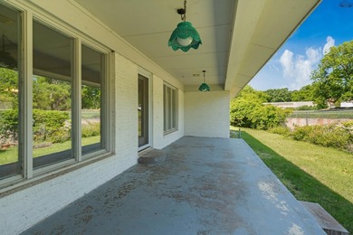 Spacious 3-bedroom, 2.5-bath home on a cul-de-sac near the - photo 32