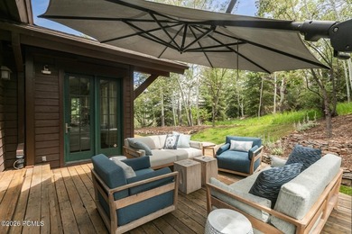 Location, luxury, and indoor/outdoor space abound at 2585 Aspen - photo 35