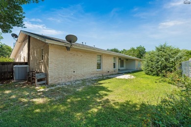 Spacious 3-bedroom, 2.5-bath home on a cul-de-sac near the - photo 35