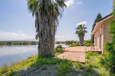 Beautiful Lakefront Living with 150 Feet of Waterfront and Views - photo 36