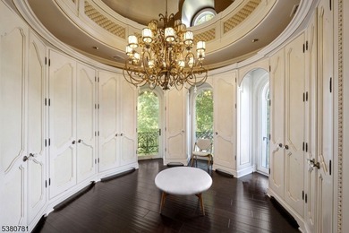 In Alpine's most coveted enclave, where prestige meets - photo 27