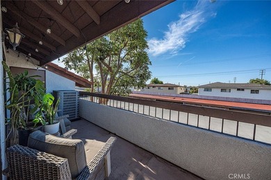 Open and airy second-floor condominium with soaring vaulted - photo 7