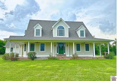 (private lake, pond, creek) Home For Sale in Smithland Kentucky