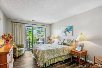 The location at Water's Edge everyone wants. A walk in unit with - photo 21