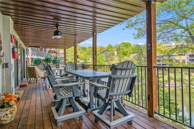 The location at Water's Edge everyone wants. A walk in unit with - photo 32