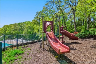 The location at Water's Edge everyone wants. A walk in unit with - photo 43