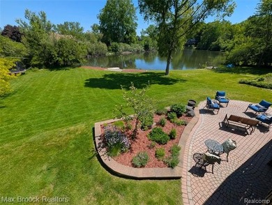 Welcome home to this gorgeous Colonial featuring 3,212 square - photo 3