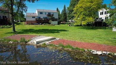 Welcome home to this gorgeous Colonial featuring 3,212 square - photo 4