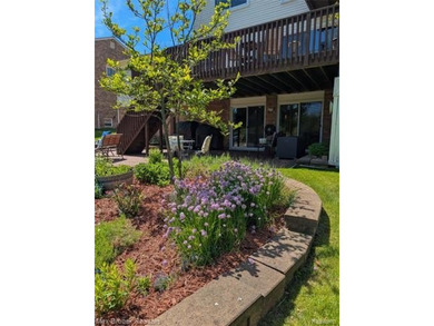 Welcome home to this gorgeous Colonial featuring 3,212 square - photo 7