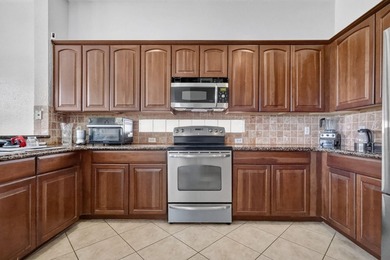 Welcome home to this stunning 5-bedroom, 3.5-bath lakefront gem - photo 20