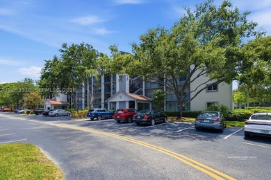Charming Fully Remodeled Condo in Century Village, Pembroke - photo 26