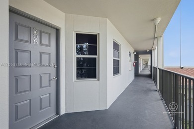Charming Fully Remodeled Condo in Century Village, Pembroke - photo 27