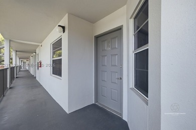 Charming Fully Remodeled Condo in Century Village, Pembroke - photo 28