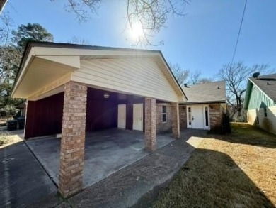 Lake Home For Sale in Shreveport, Louisiana