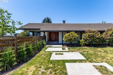 Experience the perfect blend of timeless mid-century modern - photo 1