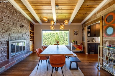 Experience the perfect blend of timeless mid-century modern - photo 9