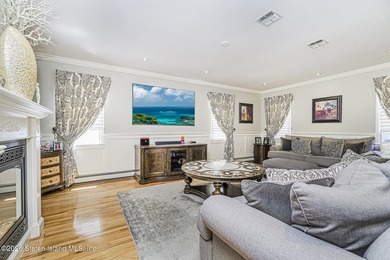 Gorgeous 4 bedroom, 4 bath, 2 Family Center Hall Colonial in - photo 18