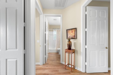 ***Chardonnay Model - Lake View! Move in Ready - 3 Bedroom, 2 - photo 20