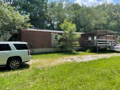 Duplex 1 side has 2 bed, 1 bath, Large kitchen & living room - Lake Lot For Sale in Smiths Grove, Kentucky