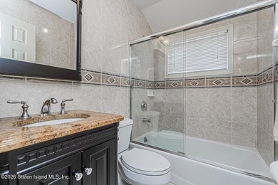 Gorgeous 4 bedroom, 4 bath, 2 Family Center Hall Colonial in - photo 28