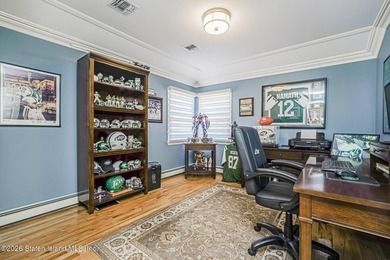 Gorgeous 4 bedroom, 4 bath, 2 Family Center Hall Colonial in - photo 30