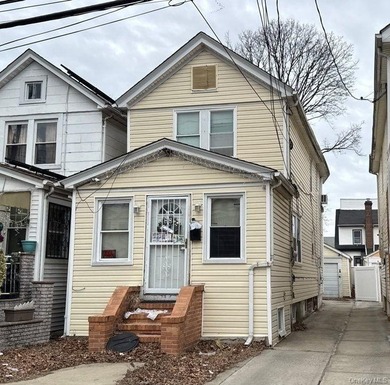 This Colonial Style Home Features 2 Bedrooms, 1 Full Bath - photo 2