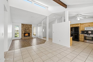GREAT NEW PRICE AND AN OUTSTANDING LOCATION. Time to live in the - photo 6