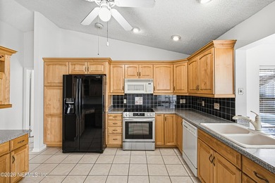 GREAT NEW PRICE AND AN OUTSTANDING LOCATION. Time to live in the - photo 9