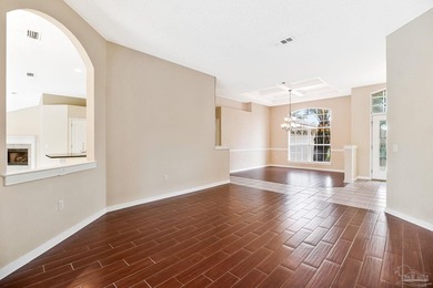 Awesome 3-bedroom, 3-bath pool home with a dedicated study in - photo 13