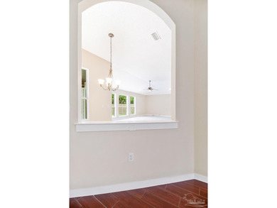 Awesome 3-bedroom, 3-bath pool home with a dedicated study in - photo 14