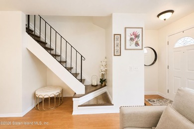 Welcome to this spacious and well-maintained two-bedroom condo - photo 14