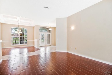 Awesome 3-bedroom, 3-bath pool home with a dedicated study in - photo 15