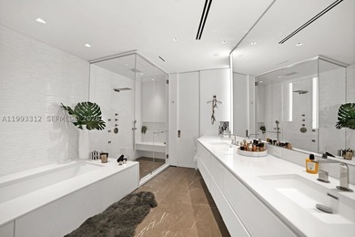 Welcome to an unparalleled living experience at 100 South Pointe - photo 17