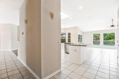 Awesome 3-bedroom, 3-bath pool home with a dedicated study in - photo 18