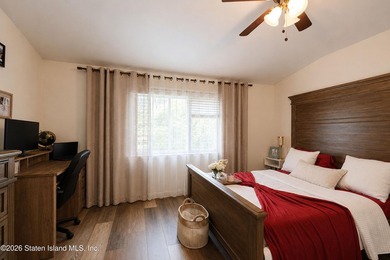 Welcome to this spacious and well-maintained two-bedroom condo - photo 19