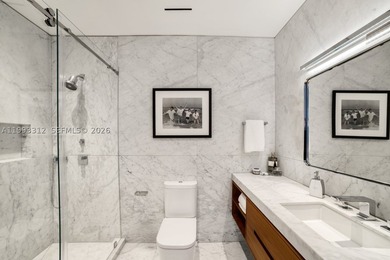 Welcome to an unparalleled living experience at 100 South Pointe - photo 20