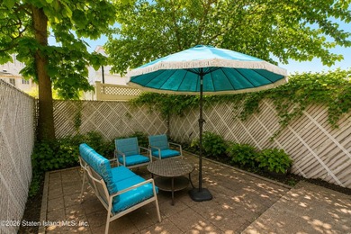 Welcome to this spacious and well-maintained two-bedroom condo - photo 25