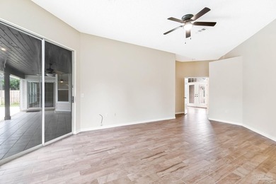 Awesome 3-bedroom, 3-bath pool home with a dedicated study in - photo 32