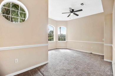 Awesome 3-bedroom, 3-bath pool home with a dedicated study in - photo 37