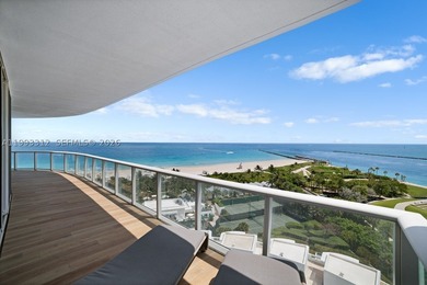 Welcome to an unparalleled living experience at 100 South Pointe - photo 38