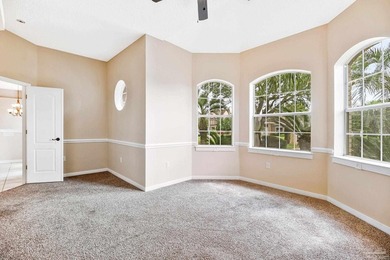 Awesome 3-bedroom, 3-bath pool home with a dedicated study in - photo 38