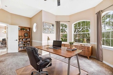 Awesome 3-bedroom, 3-bath pool home with a dedicated study in - photo 39