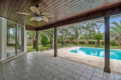 Awesome 3-bedroom, 3-bath pool home with a dedicated study in - photo 48