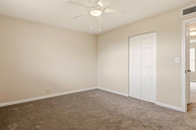 Discover the perfect blend of coastal charm and investment - photo 15