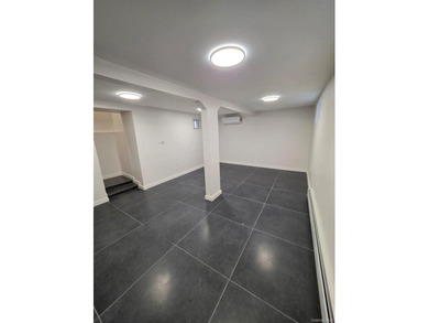 Brand New!!! Fully detached legal 2-Family house built with - photo 23