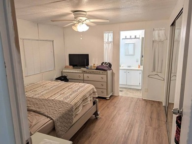 Won't last long! This lovely 2 Bedroom 2 Bath home on a corner - photo 32