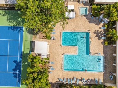 Private 1st-floor corner condo offering 2 bedrooms, 2 bathrooms - photo 33